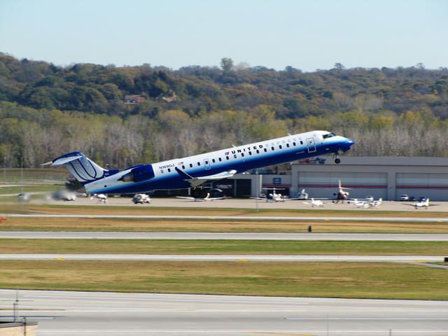 N169GJ - Bombardier