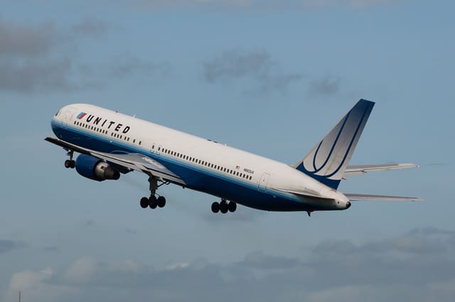 N663UA - Boeing