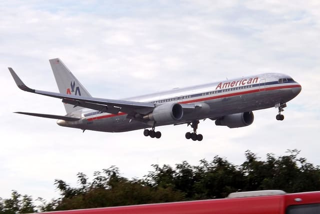 N389AA - Boeing