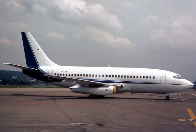 N1288 - Twin-engine aircraft