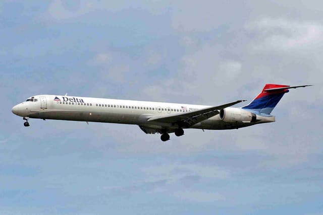N910DN - Twin-engine aircraft