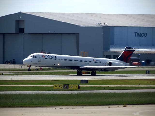 N965DL - Twin-engine aircraft