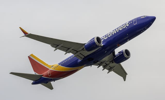 N8811L - Boeing