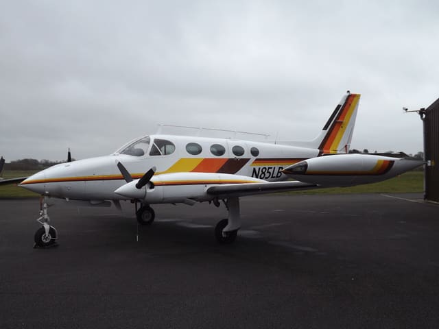 N85LB - Twin-engine aircraft
