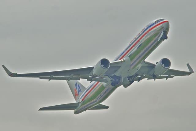 N390AA - Twin-engine aircraft