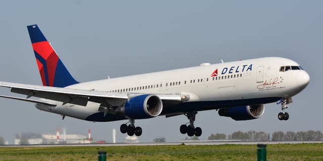 N16065 - Boeing