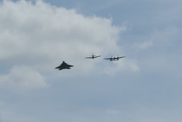  - Twin-engine aircraft