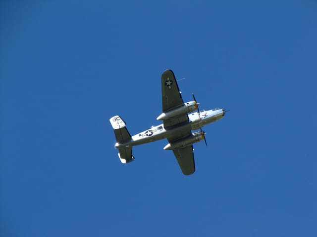 N3774 - Twin-engine aircraft