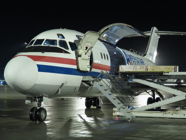 N784TW - Twin-engine aircraft