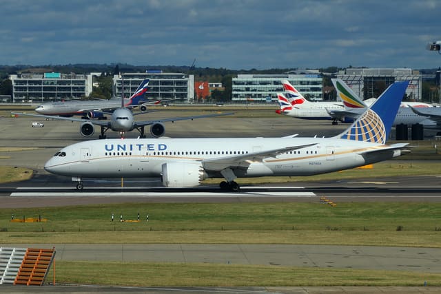 N27908 - Twin-engine aircraft