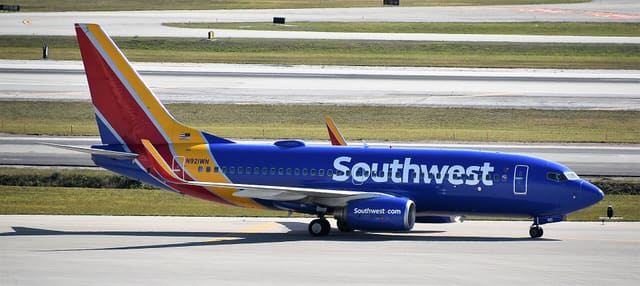 N921WN - Twin-engine aircraft