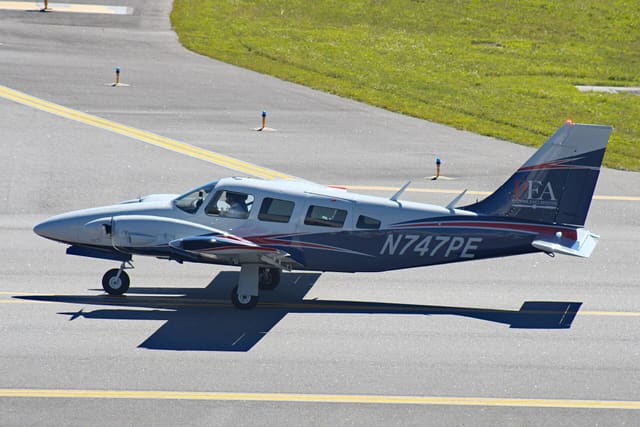 N747PE - Twin-engine aircraft