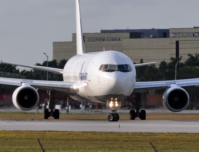 N739AX - Twin-engine aircraft