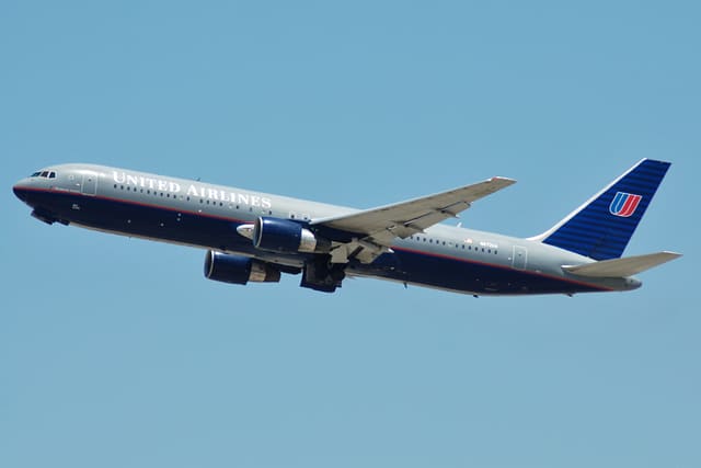N672UA - Boeing