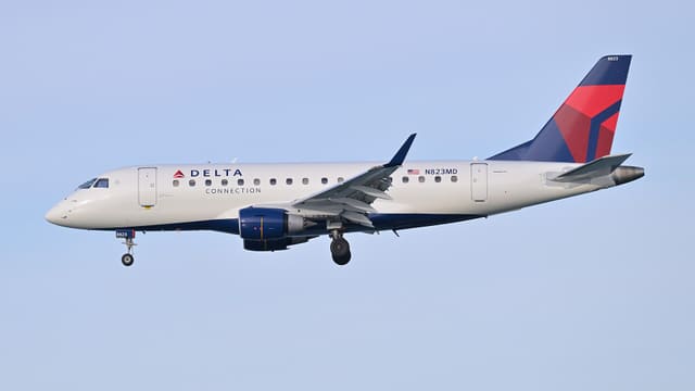 N823MD - Embraer