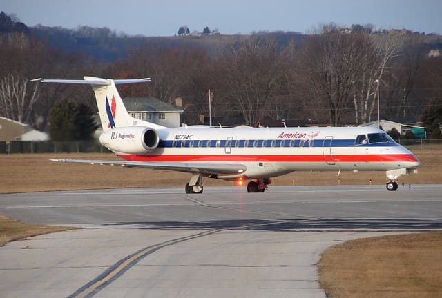 N679AE - Embraer