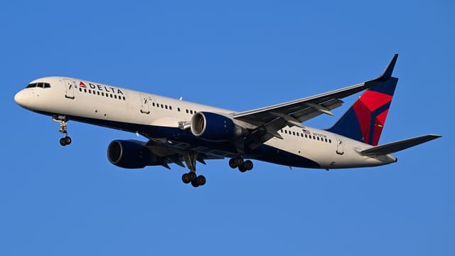 N713TW - Boeing