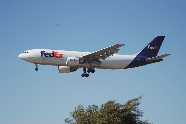 N657FE - Twin-engine aircraft