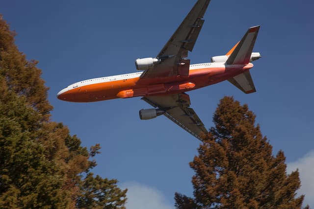 N17085 - Aircraft