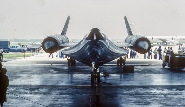  - Twin-engine aircraft