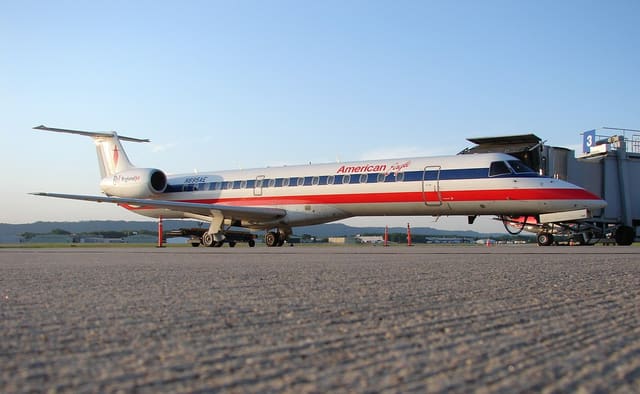 N695AE - Aircraft