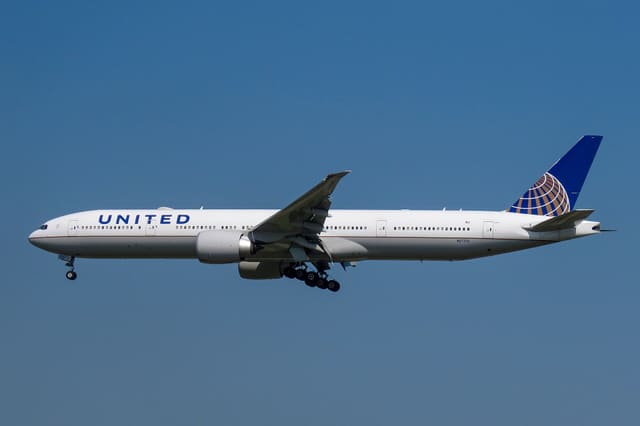 N2737U - Boeing