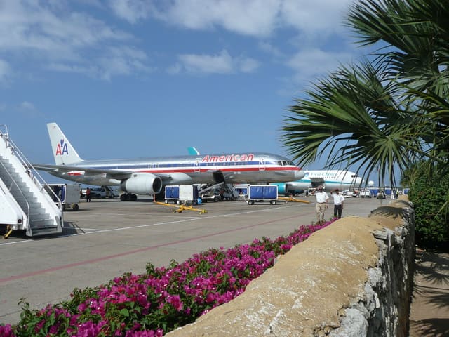 N662AA - Aircraft