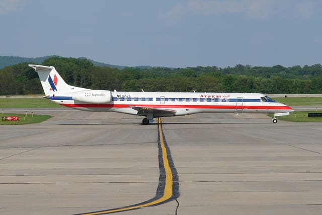 N687JS - Embraer