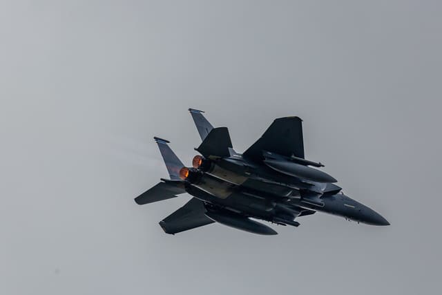  - Twin-engine aircraft