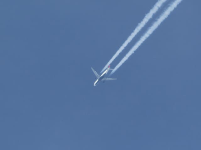 N816NW - Twin-engine aircraft