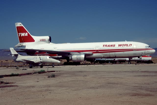 N11005 - Aircraft