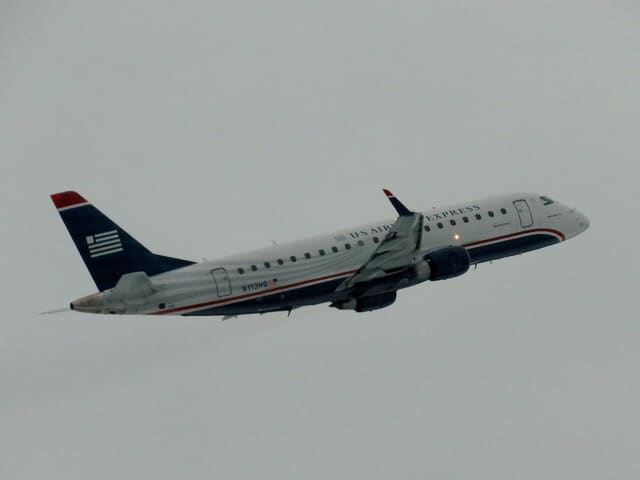 N113HQ - Twin-engine aircraft