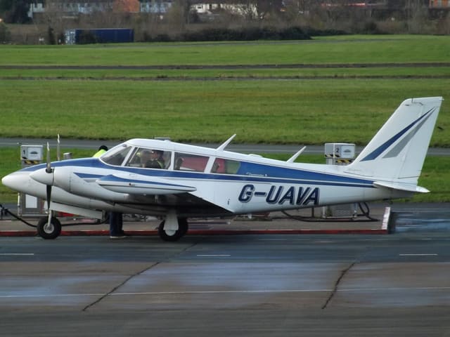 G-UAVA - Piper