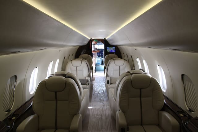 N821MW - Business jet