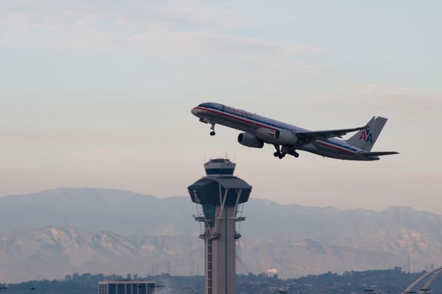 N689AA - Boeing