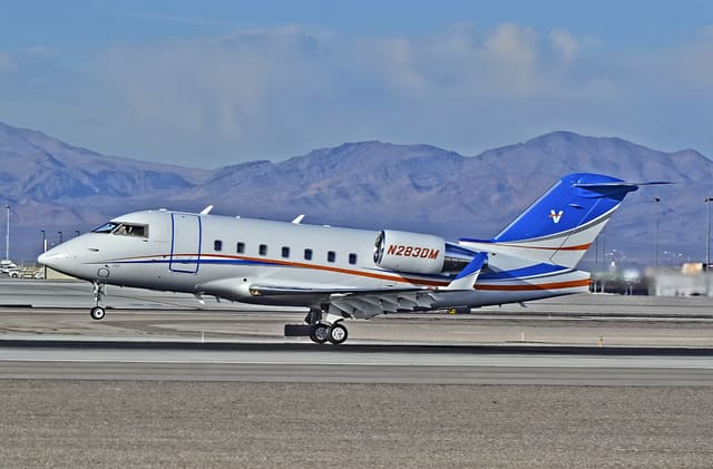 N283DM - Bombardier