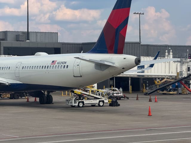 N329DN - Airbus