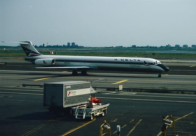 N927DA - Douglas