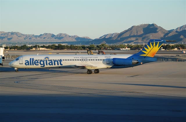 N407NV - Douglas