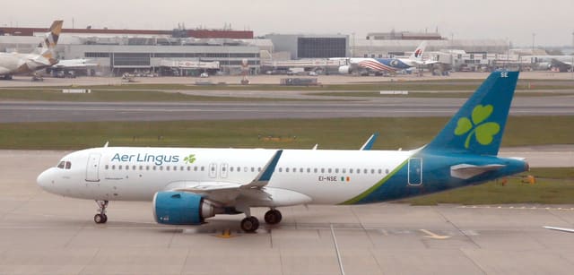 EI-NSE - Twin-engine aircraft