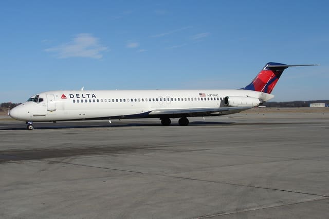 N779NC - Douglas