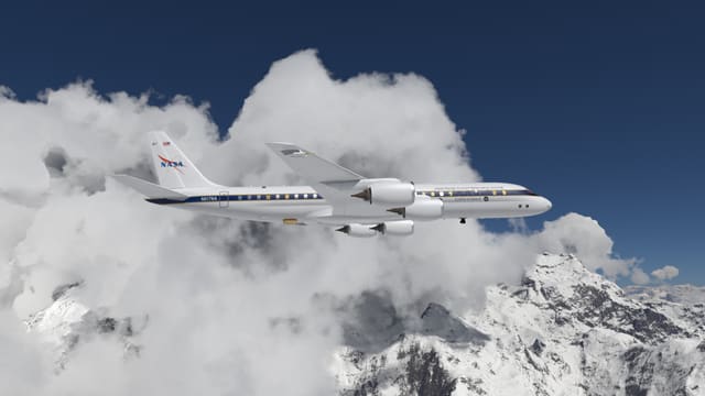 N817NA - Douglas