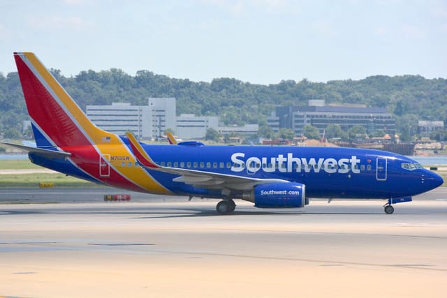 N713SW - Boeing