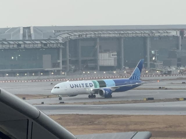 N24988 - Boeing