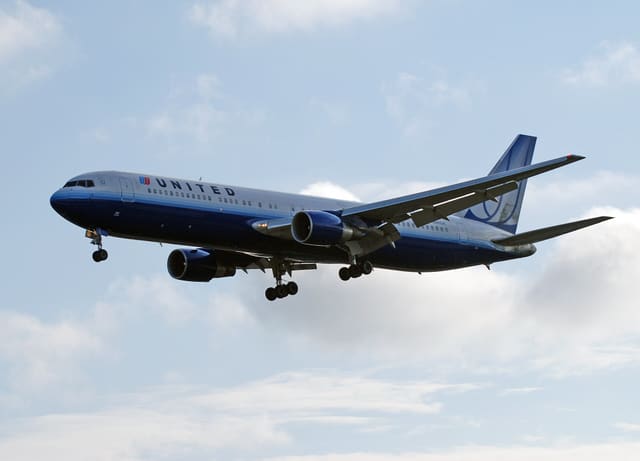 N661UA - Boeing