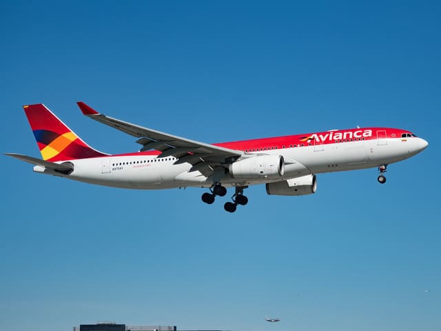 N975AV - Airbus