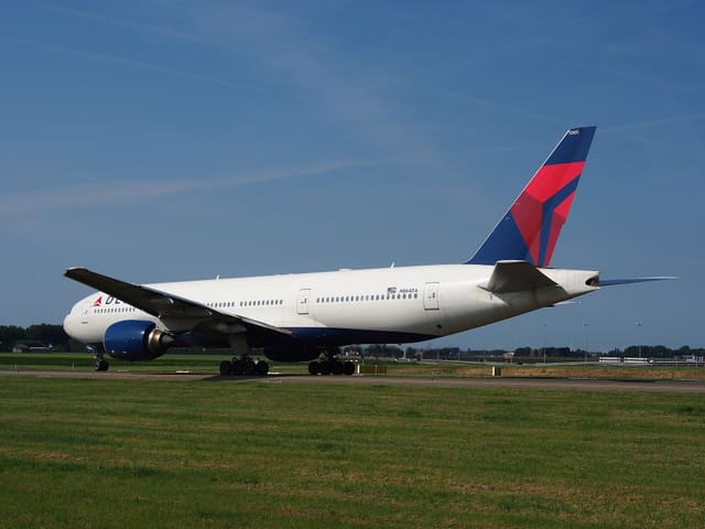 N864DA - Twin-engine aircraft