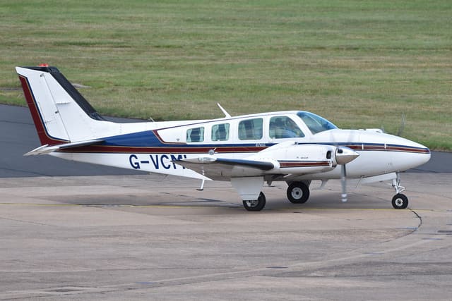 G-VCML - Twin-engine aircraft