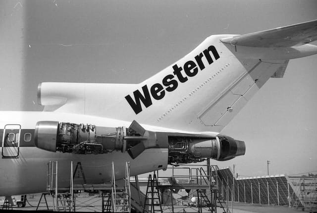 N2810W - Douglas