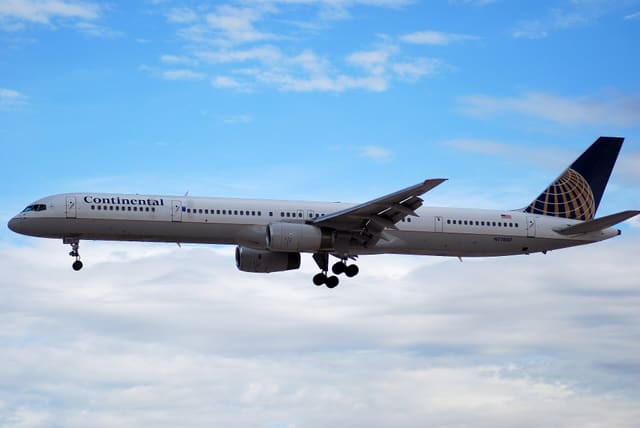 N77867 - Boeing